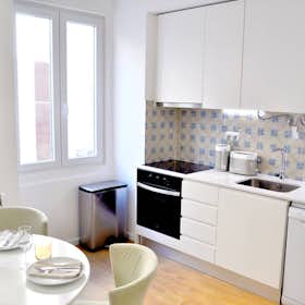 Apartment for rent for €1,950 per month in Lisbon, Rua dos Anjos