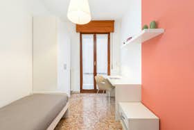 私人房间 正在以 €549 的月租出租，其位于 Verona, Via Mario Morgantini