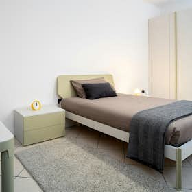 私人房间 正在以 €600 的月租出租，其位于 Trento, Via Palermo