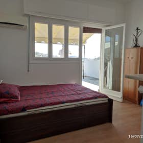 Studio for rent for €450 per month in Athens, Lomvardou Kon.