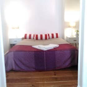 Apartment for rent for €1,100 per month in Lisbon, Travessa dos Inglesinhos