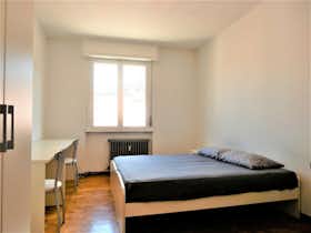 Cameră privată de închiriat pentru 523 EUR pe lună în Trento, Via Antonio Vivaldi