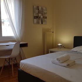 Private room for rent for €390 per month in Athens, Kypselis
