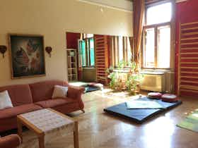 Apartment for rent for HUF 301,607 per month in Budapest, Baross utca