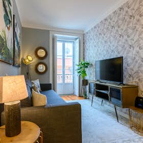 Apartment for rent for €2,950 per month in Lisbon, Calçada de Santana
