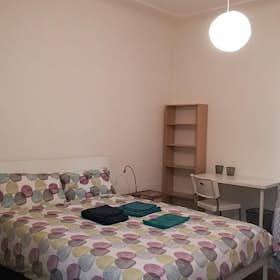 私人房间 正在以 €700 的月租出租，其位于 Rome, Via Salaria