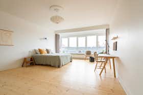 私人房间 正在以 €1,769 的月租出租，其位于 Frederiksberg, Falkoner Alle