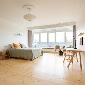 Отдельная комната сдается в аренду за 13 200 DKK в месяц в Frederiksberg, Falkoner Alle