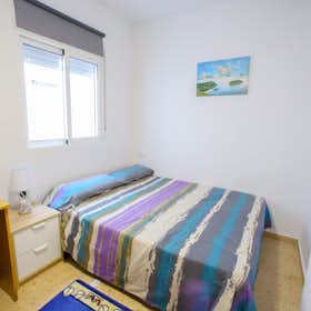 Private room for rent for €285 per month in Valencia, Carrer Manuela Estellés