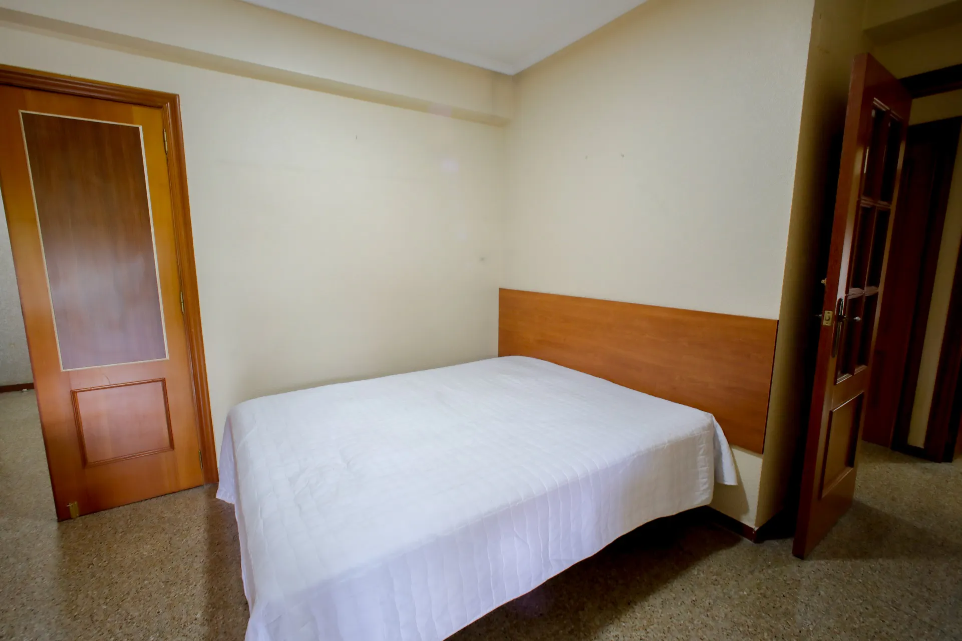 Private room in Calle Campoamor, Valencia (1096638) ROOM 1