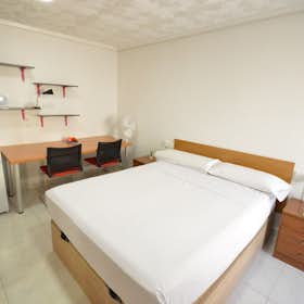 Private room for rent for €455 per month in Valencia, Calle Lorenzo Palmireno