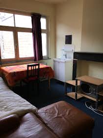 Pokój prywatny do wynajęcia za 545 € miesięcznie w mieście Uccle, Brugmannlaan