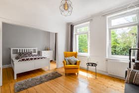 Wohnung zu mieten für 2.299 € pro Monat in Hamburg, Reeseberg