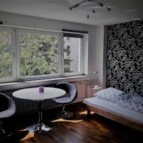 Apartamento para alugar por € 895 por mês em Düsseldorf, Benedikt-Schmittmann-Straße