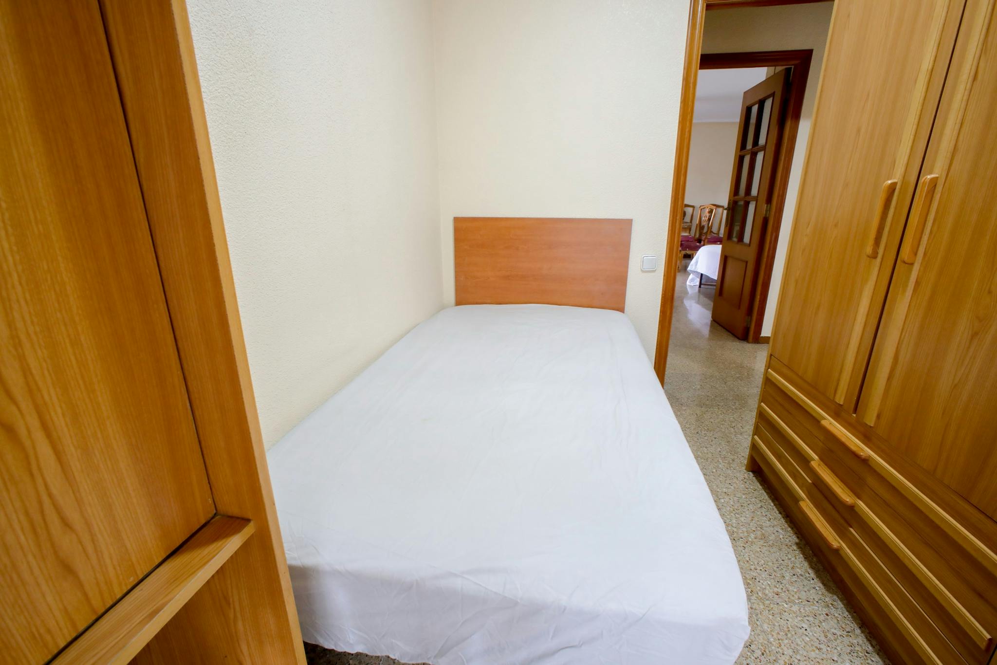 Calle Campoamor, Valencia preview