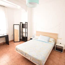 Private room for rent for €325 per month in Valencia, Calle Conserva