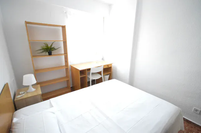 Private room in Carrer Albalat dels Tarongers, Valencia (1097413) room image 2