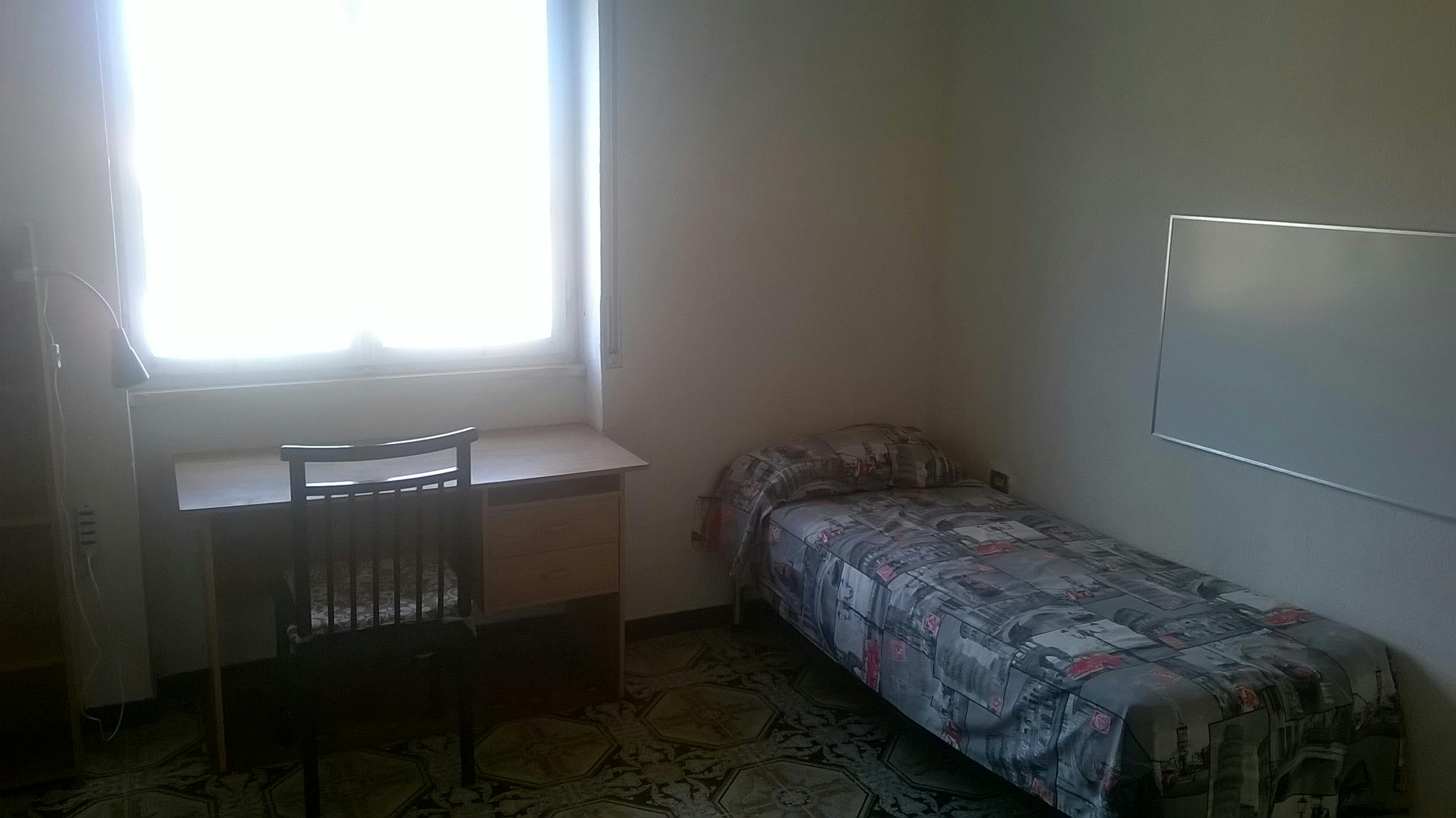 Private room for rent for €230 per month in Naples, Via Cintia