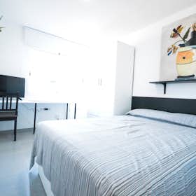 Private room for rent for €375 per month in Valencia, Carrer del Pintor Maella