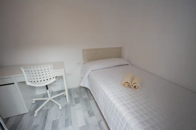 Private room in Carrer de Ramiro de Maeztu, Valencia (1097456) room image 1