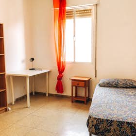 Private room for rent for €315 per month in Sevilla, Calle Garci Pérez