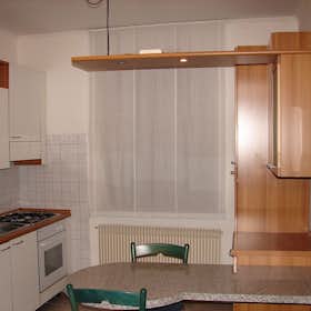 Mieszkanie do wynajęcia za 775 € miesięcznie w mieście Udine, Via Umberto Feletto