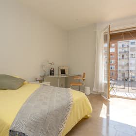 Private room for rent for €720 per month in Barcelona, Carrer de Còrsega