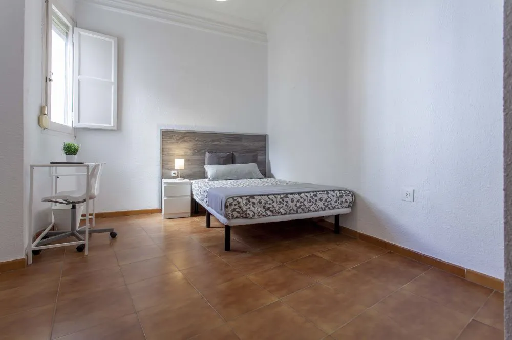 Private room in Calle San Martín, Valencia (1098084) ROOM