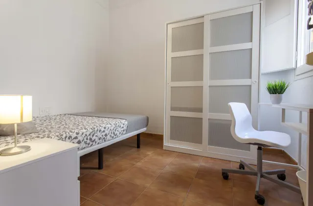 Private room in Calle San Martín, Valencia (1098086) room image 1