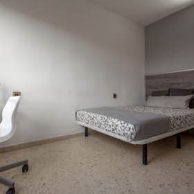 Private room for rent for €410 per month in Valencia, Avenida Cardenal Benlloch