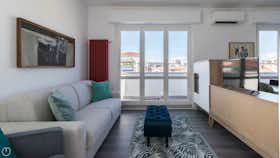 Apartment for rent for €2,366 per month in Milan, Via Matteo Maria Boiardo