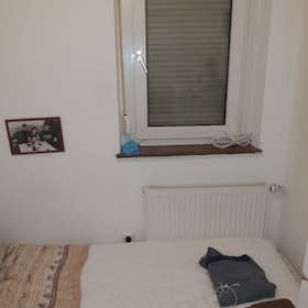 WG-Zimmer for rent for 410 € per month in Leinfelden-Echterdingen, Leinfelder Straße