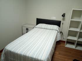 Private room for rent for €320 per month in Vigo, Rúa Jenaro de la Fuente