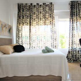 Private room for rent for €335 per month in Valencia, Calle Campoamor