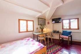 单间公寓 正在以 €1,300 的月租出租，其位于 Aix-en-Provence, Rue Finsonius