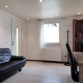 Квартира сдается в аренду за 1 550 € в месяц в Köln, Ebereschenweg