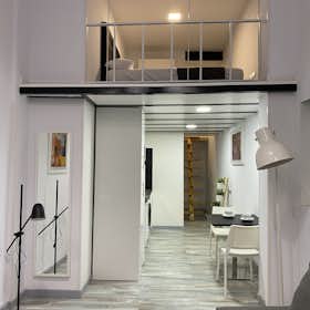 Apartment for rent for €1,100 per month in Madrid, Calle de Blasco de Garay