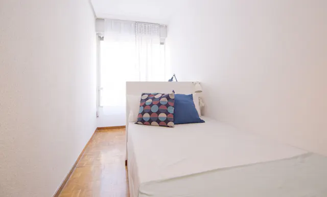 Private room in Calle de Mauricio Legendre, Madrid (1099477) room image 1