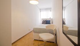 Private room for rent for €550 per month in Madrid, Calle de Mauricio Legendre
