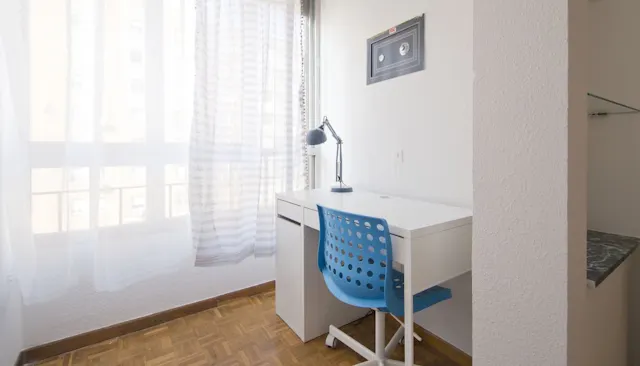 Private room in Calle de Mauricio Legendre, Madrid (1099479) room image 2