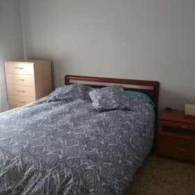 Private room for rent for €375 per month in Cerdanyola del Vallès, Carrer de la Serra de Galliners