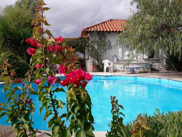 Hus att hyra för 1 500 € i månaden i Néa Tírins, Nafpliou