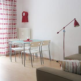 Apartment for rent for €1,400 per month in Berlin, Heylstraße