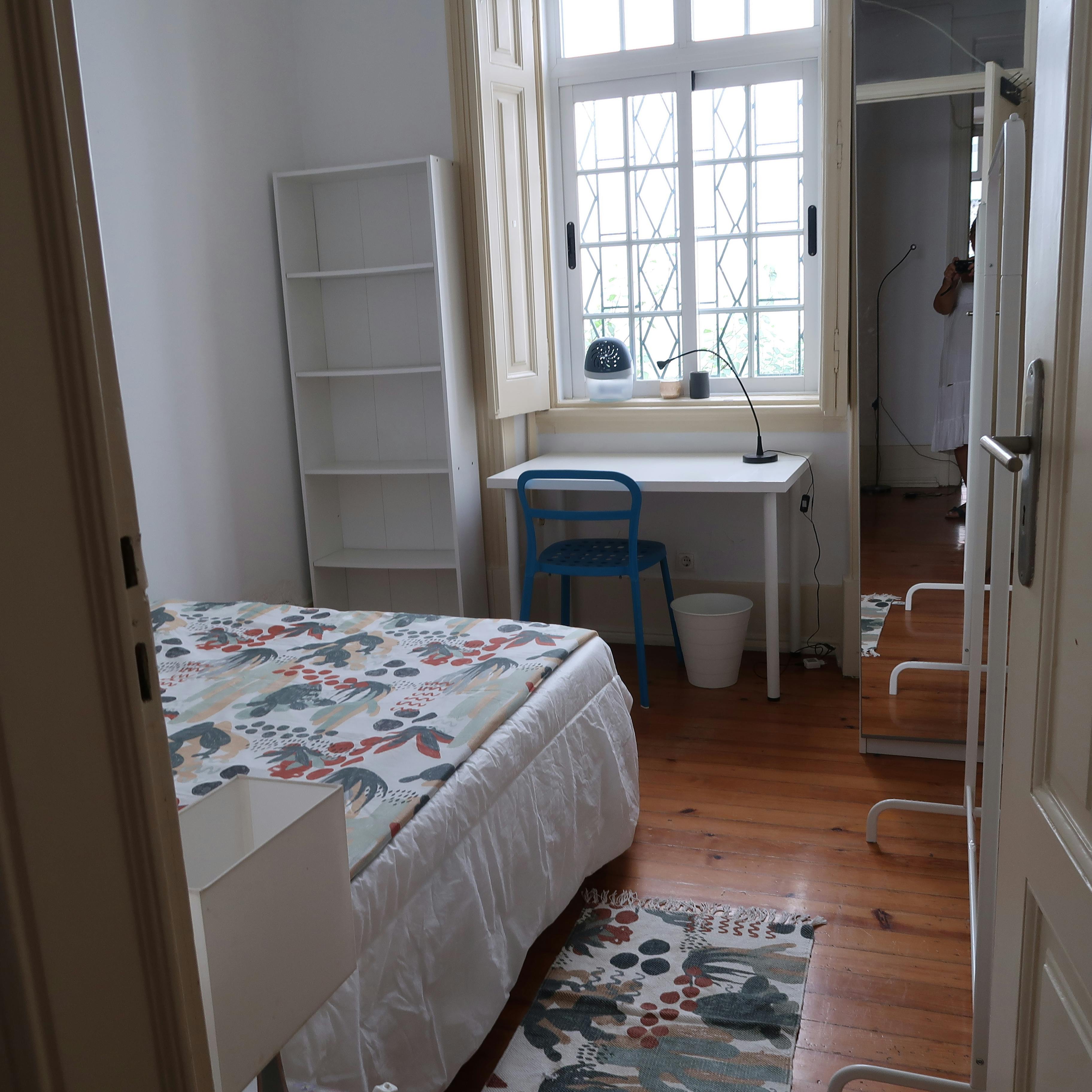 Private room for rent for €260 per month in Lisbon, Travessa de Dona Estefânia