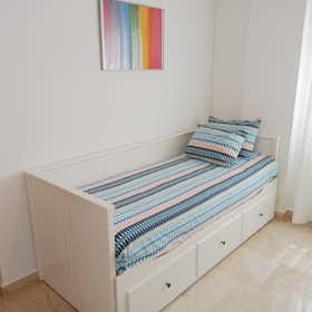 Приватна кімната за оренду для 375 EUR на місяць у Sevilla, Calle Ingeniero La Cierva