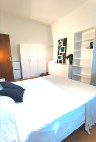Privé kamer te huur voor € 520 per maand in Bergamo, Via Pietro Paleocapa