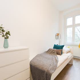 Private room for rent for €680 per month in Berlin, Detmolder Straße