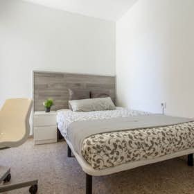 Private room for rent for €410 per month in Valencia, Plaça Àvila