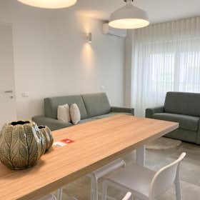 Apartment for rent for €3,000 per month in Milan, Via Pavia
