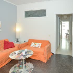 Privé kamer for rent for € 270 per month in Athens, Dyovouniotou